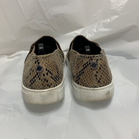 WOMEN’S Steve Madden Symba Tan Dark Brown Snake Skin Slip on shoe size 10M - Picture 4 of 11